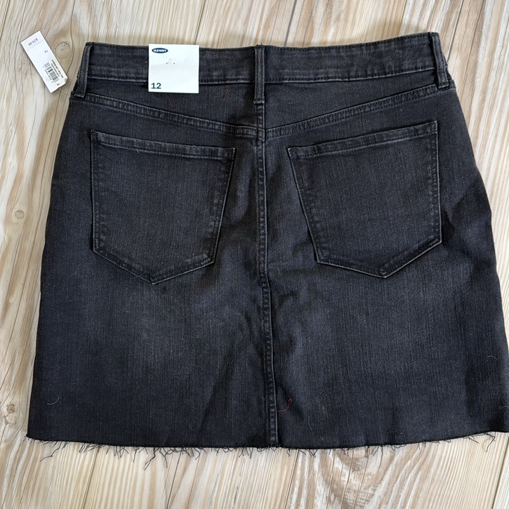 NWT Old Navy Black Denim Cut-Off Denim Skirt - Picture 3 of 3
